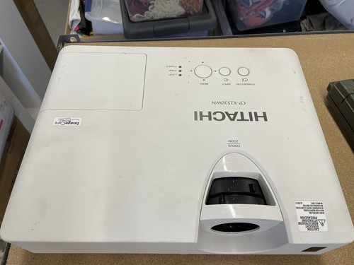 Used hitachi x2530wn 2700 - cp-x2530wn,